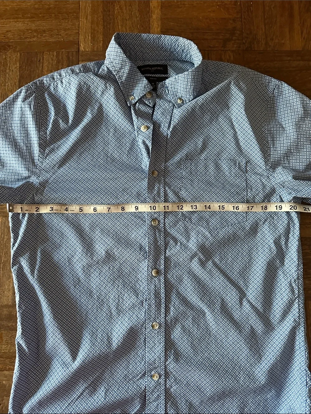 Banana Republic Light Blue Micro-Pattern Short-Sleeve Button-Down
